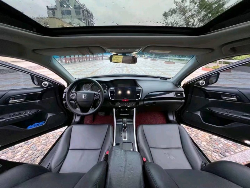 珠海16年本田雅阁6