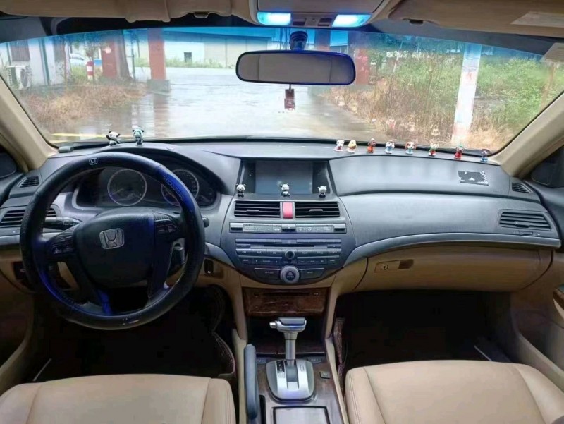 珠海10年本田雅阁5