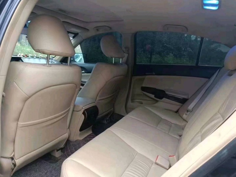 珠海10年本田雅阁6