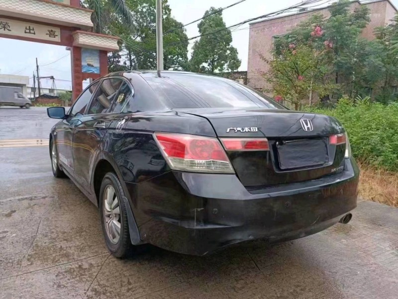 珠海10年本田雅阁8