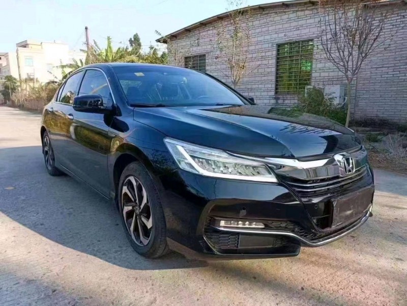 珠海17年本田雅阁3