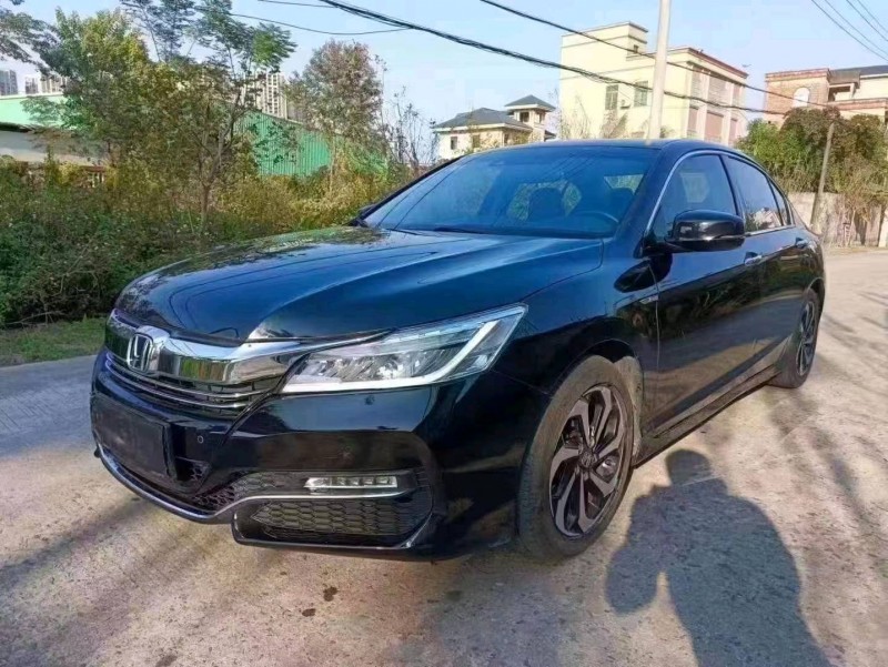 珠海17年本田雅阁8