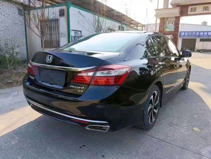 珠海17年本田雅阁9