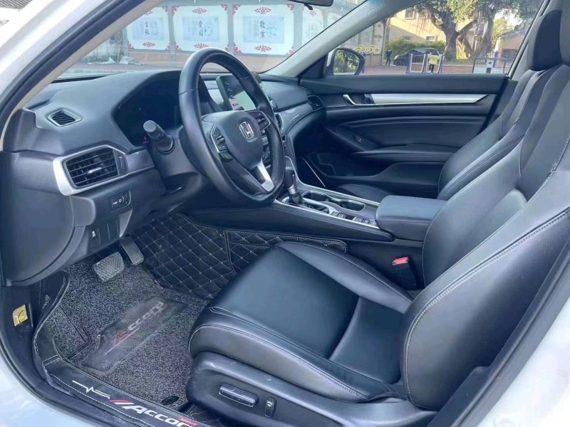 珠海21年本田雅阁7