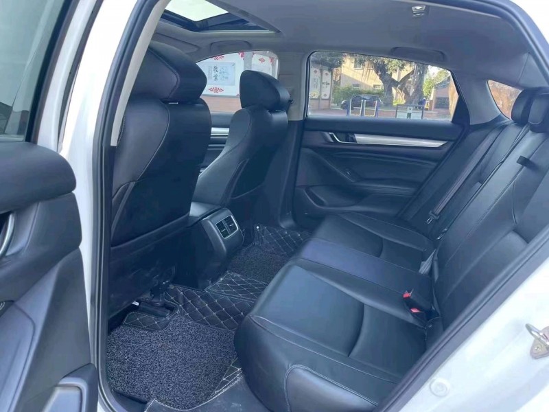 珠海21年本田雅阁8