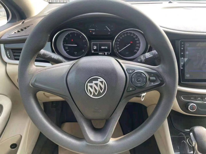 宜昌17年别克威朗5