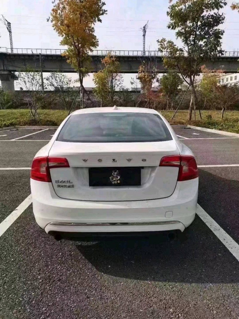 宜昌14年沃尔沃S60L7