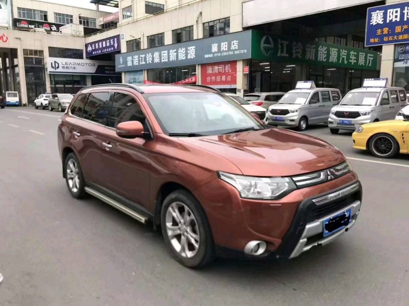 宜昌14年三菱欧蓝德2