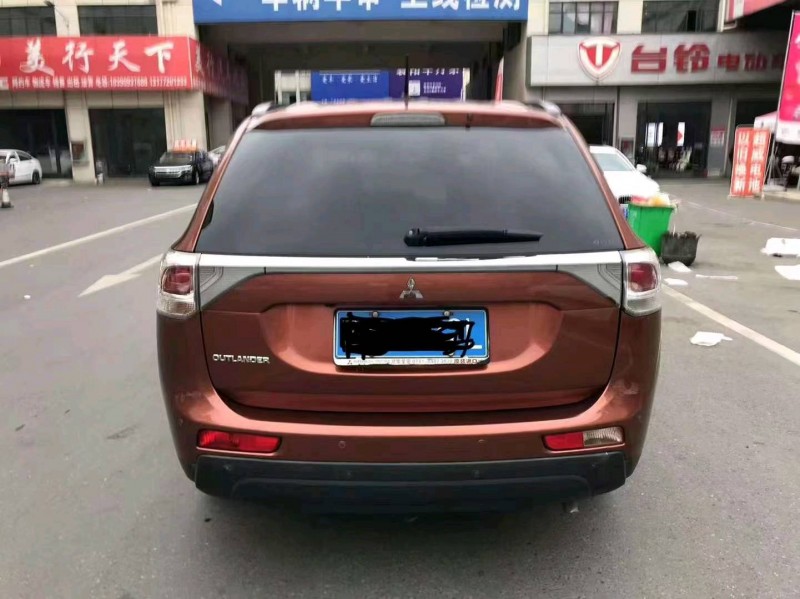 宜昌14年三菱欧蓝德3