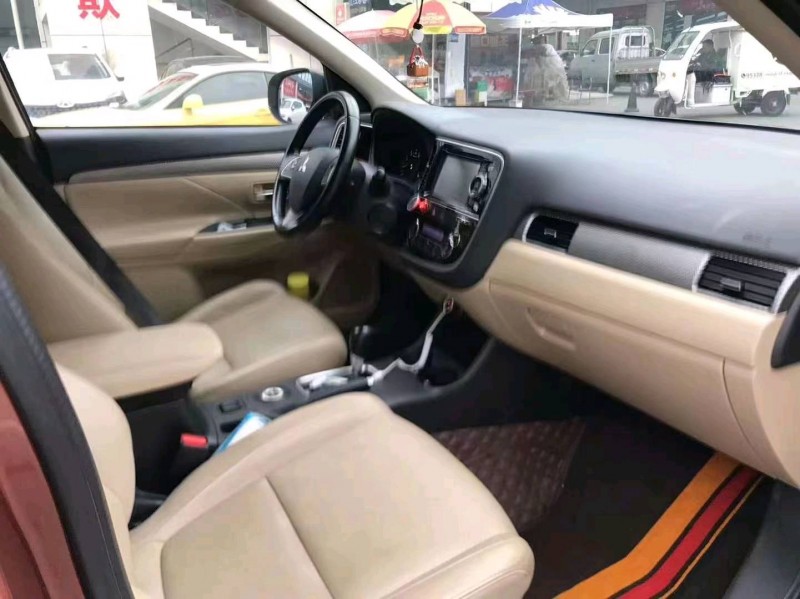 宜昌14年三菱欧蓝德8