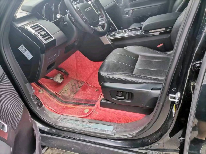 北京18年路虎发现6