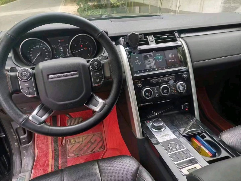 北京18年路虎发现2