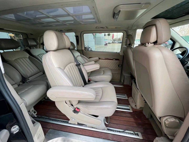 枣庄13年奔驰唯雅诺6