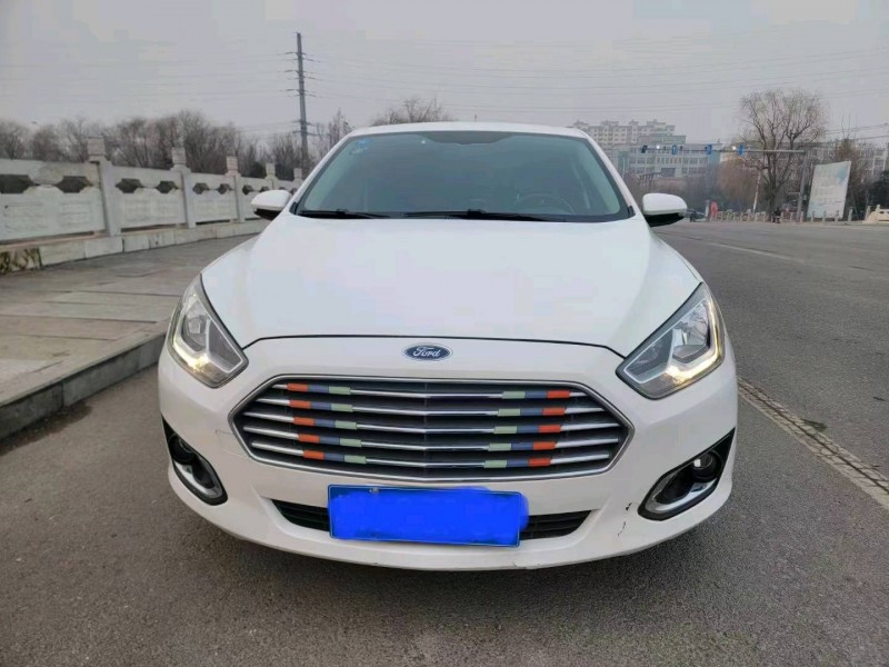 枣庄17年福特福睿斯1