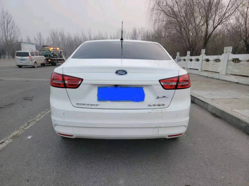 枣庄17年福特福睿斯9