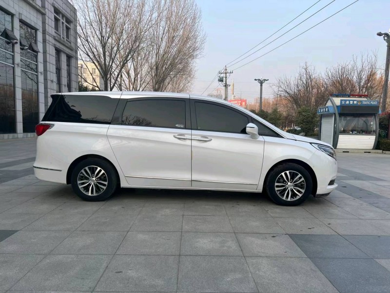 枣庄17年别克GL83