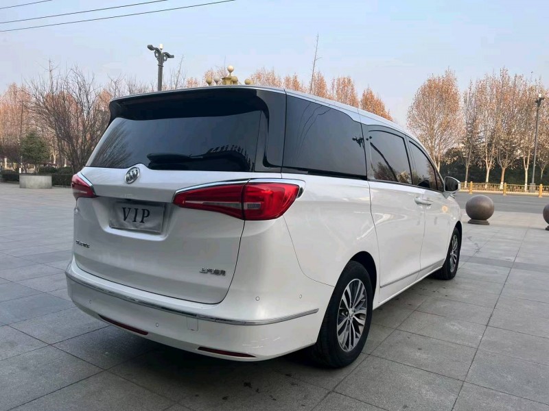 枣庄17年别克GL82