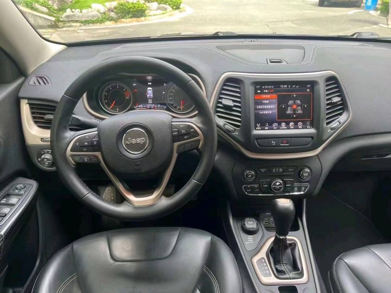 珠海16年Jeep自由光4