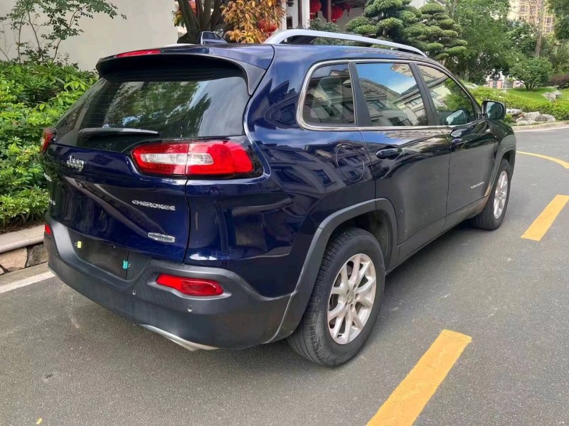 珠海16年Jeep自由光5