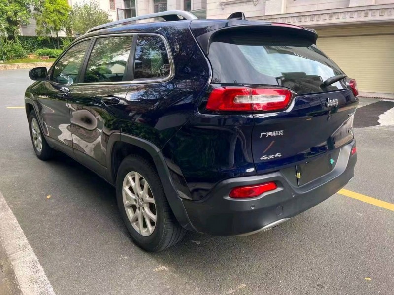 珠海16年Jeep自由光8
