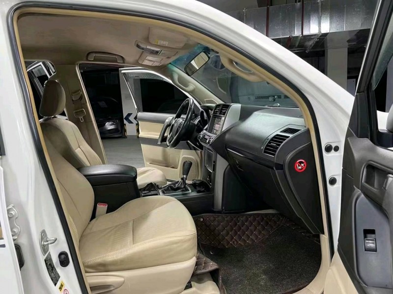 成都13年丰田普拉多5