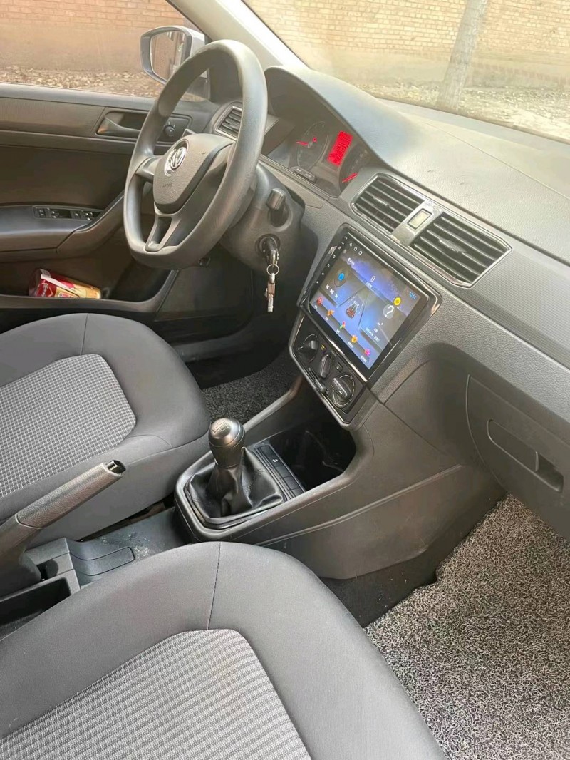 保定19年大众桑塔纳4