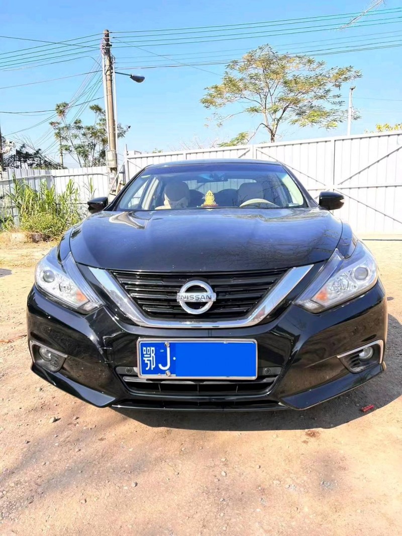 汕頭18年日產天籟1