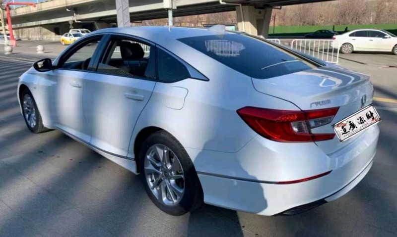 珠海19年本田雅阁4