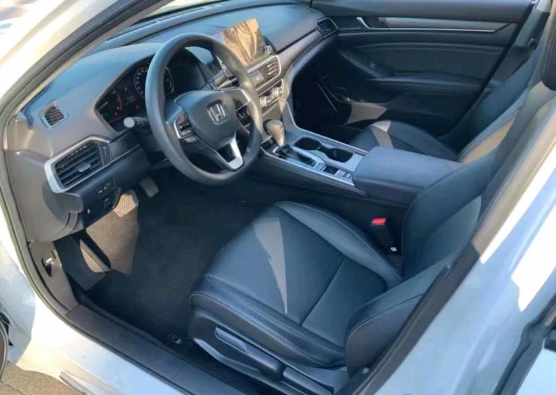 珠海19年本田雅阁9