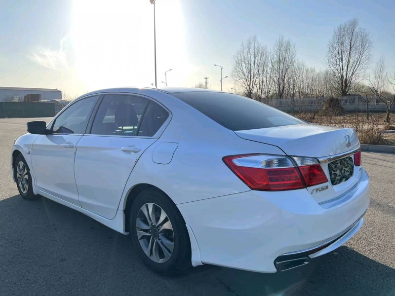 邢台16年本田雅阁4