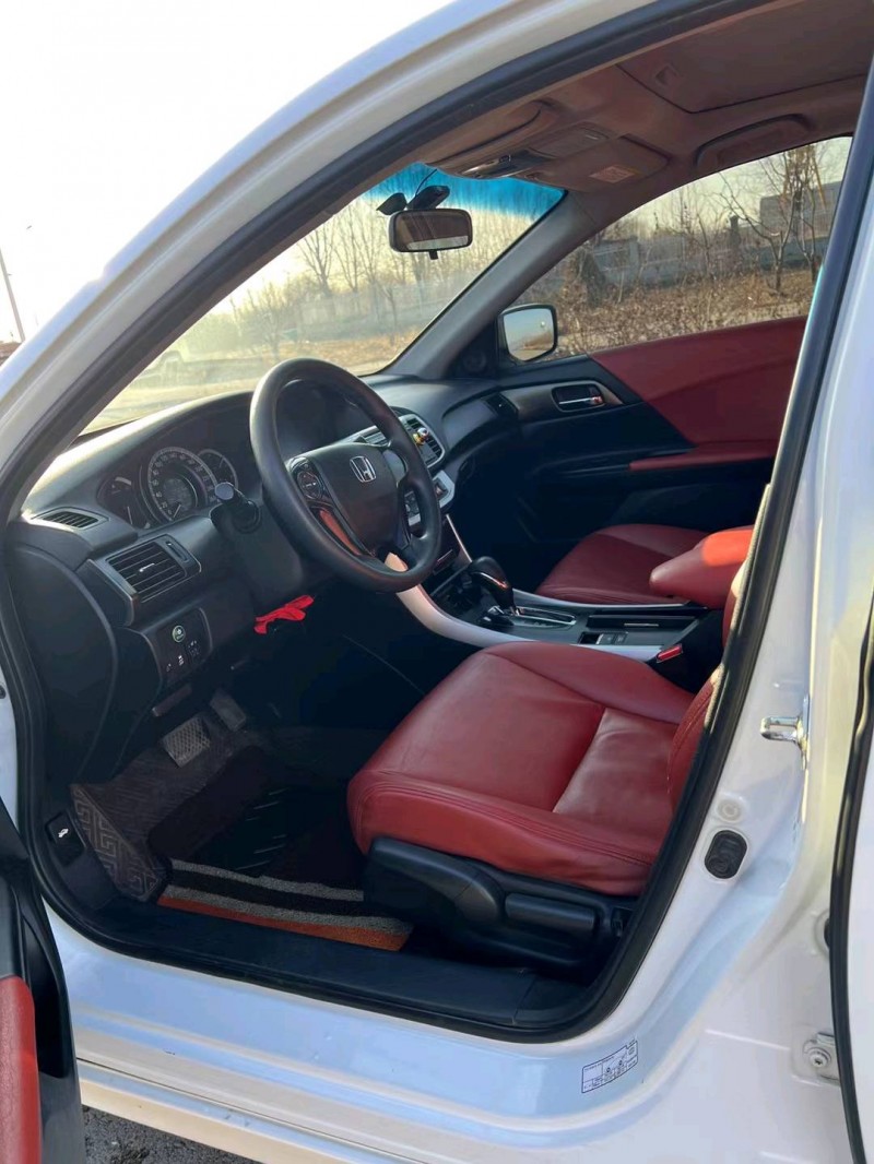 邢台16年本田雅阁8