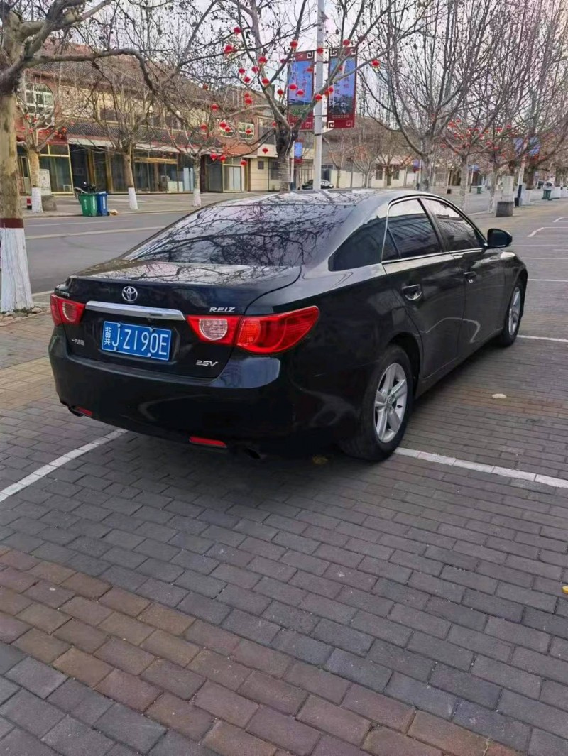 邯郸11年丰田锐志5