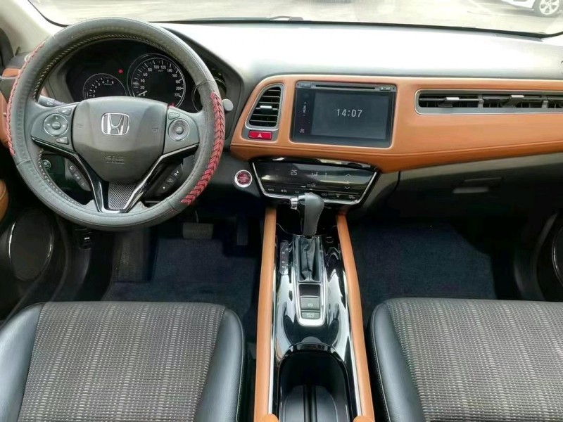 中山18年本田缤智8