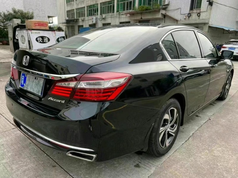 中山18年本田雅阁3