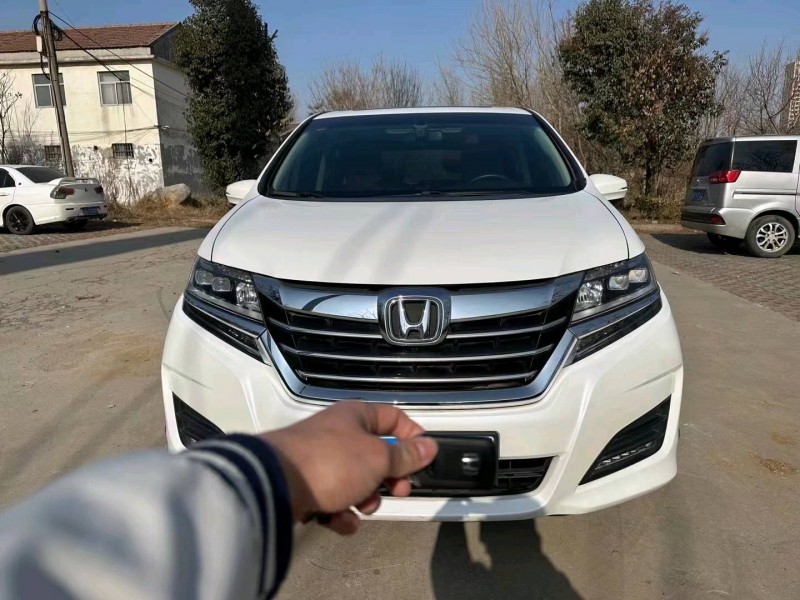 烟台18年本田艾力绅8