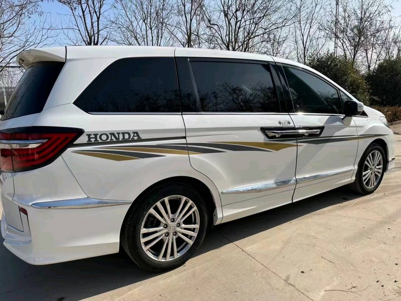 烟台18年本田艾力绅3