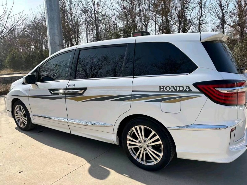 烟台18年本田艾力绅1