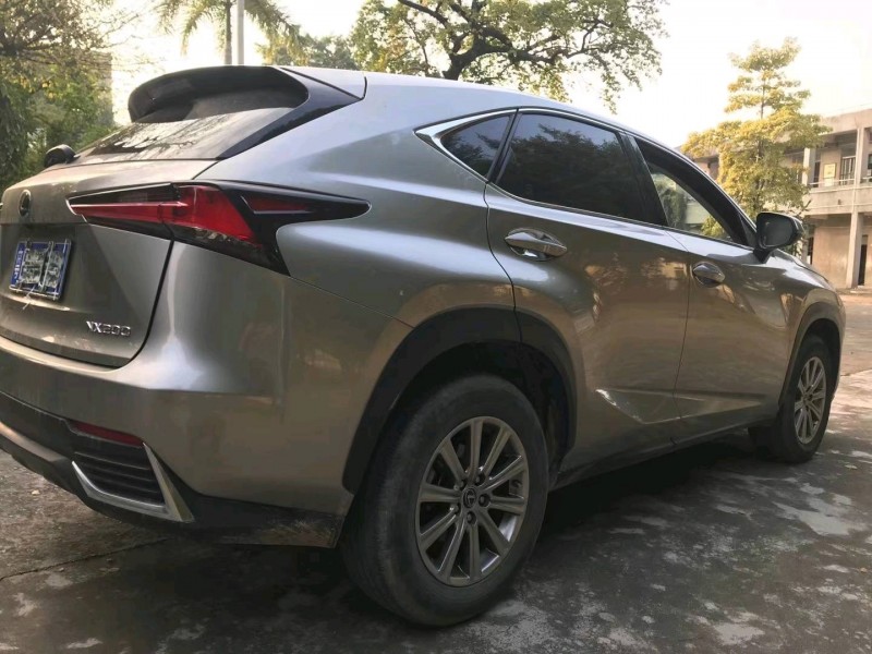 广州14年雷克萨斯NX4