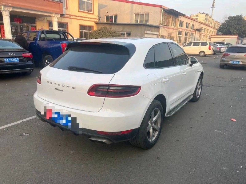 济南15年保时捷Macan5