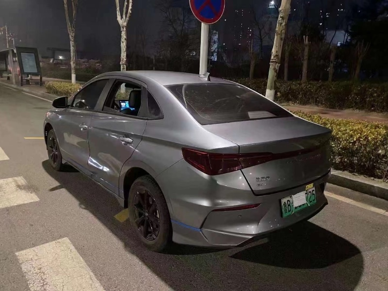 青岛22年比亚迪E26