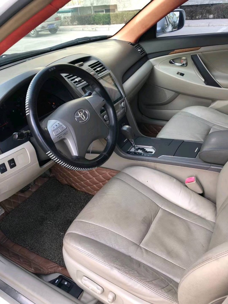 保定12年丰田凯美瑞5