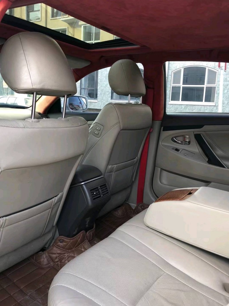 保定12年丰田凯美瑞6