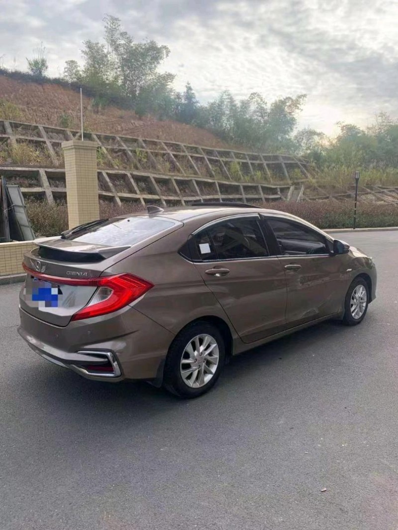 珠海18年本田竞瑞5