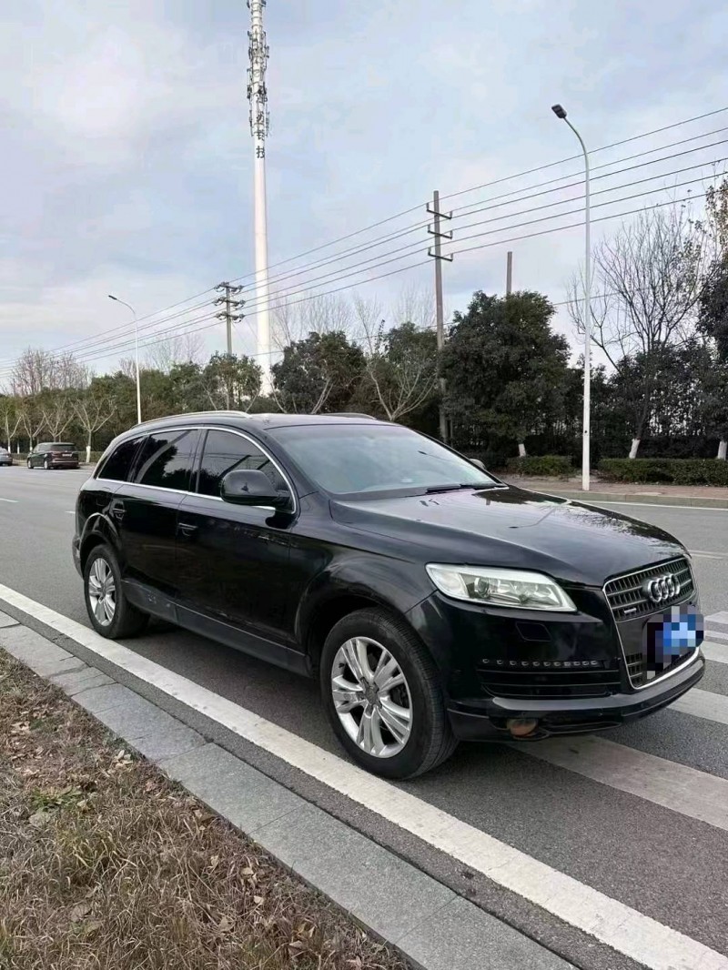 宿遷09年奧迪Q77