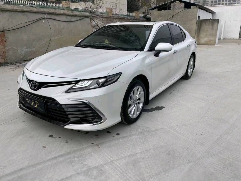 宜昌22年丰田凯美瑞3