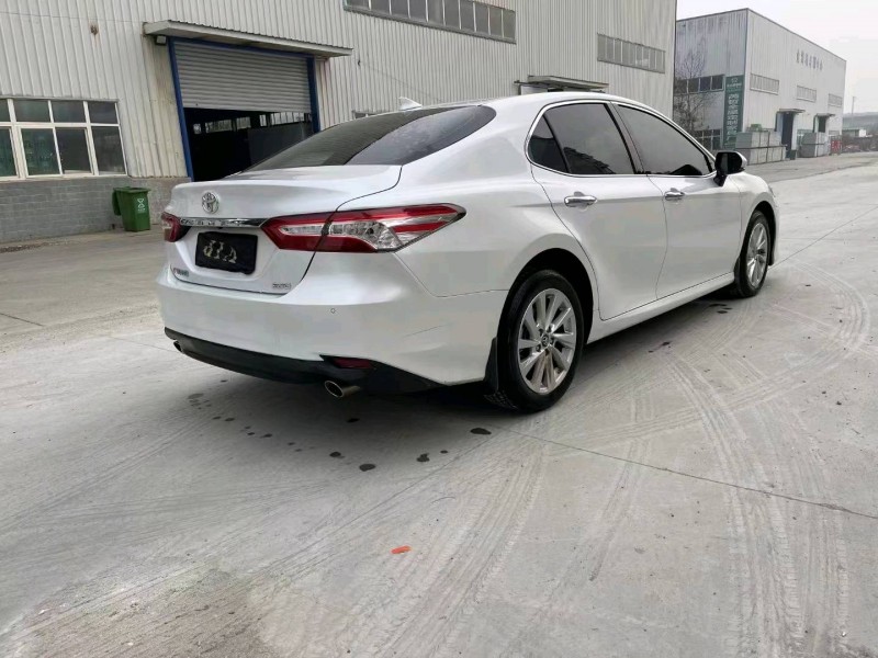 宜昌22年丰田凯美瑞5