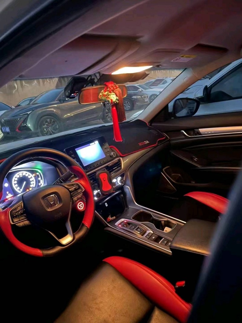 邢台19年本田雅阁3