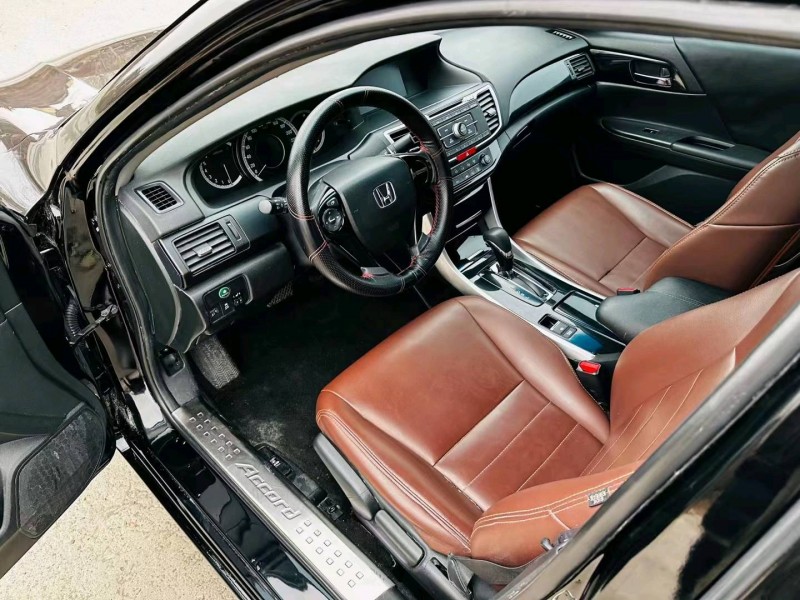 沈阳17年本田雅阁6