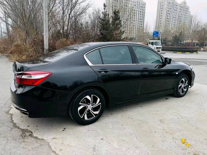 沈阳17年本田雅阁5