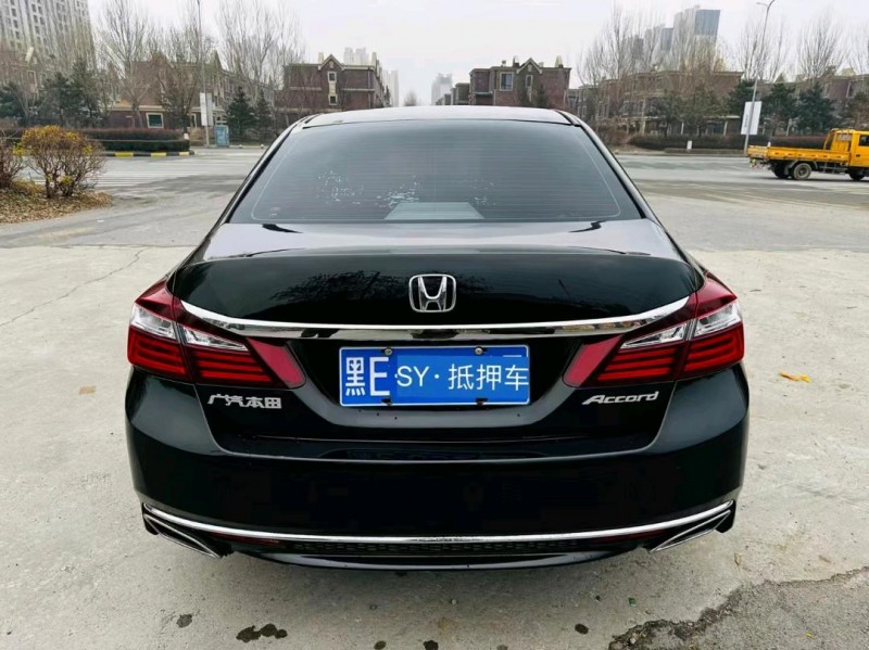 沈阳17年本田雅阁7